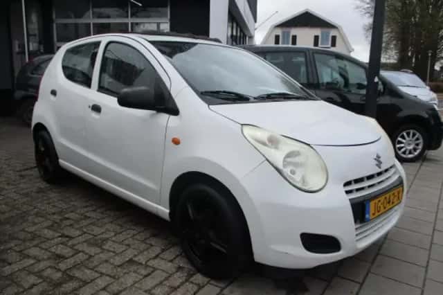 Suzuki Alto (2010) thumbnail 1