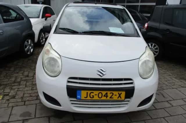 Suzuki Alto (2010) thumbnail 2
