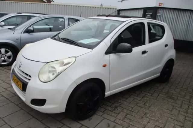 Suzuki Alto (2010) thumbnail 3