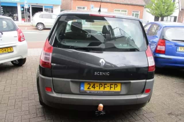 Renault Scénic (2004) thumbnail 5