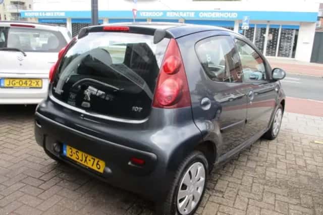 Peugeot 107 (2013) thumbnail 6