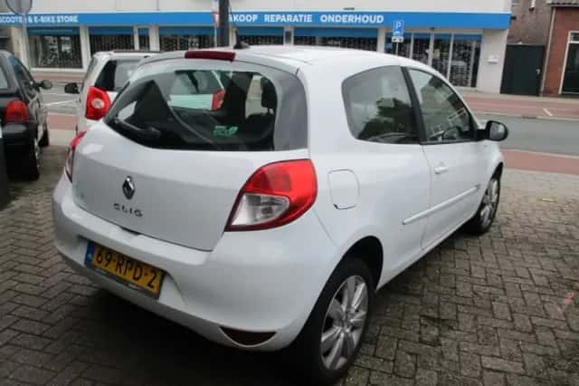 Renault Clio (2011) thumbnail 6