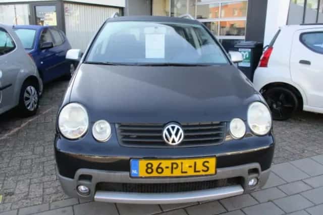 Volkswagen Polo (2004) thumbnail 2