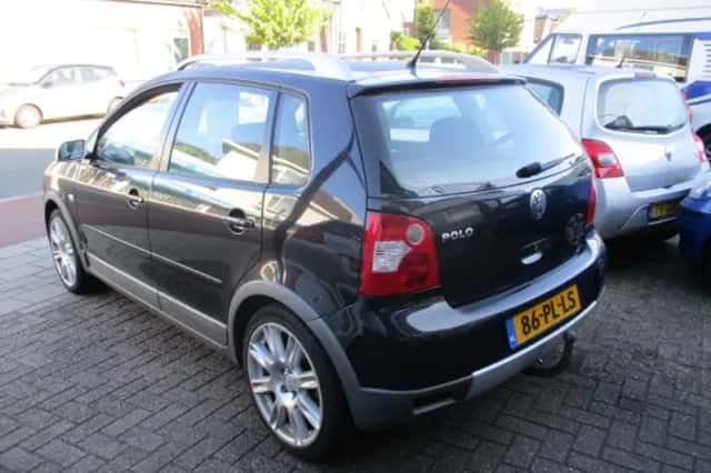 Volkswagen Polo (2004) thumbnail 4