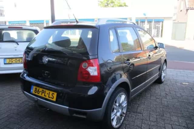 Volkswagen Polo (2004) thumbnail 6