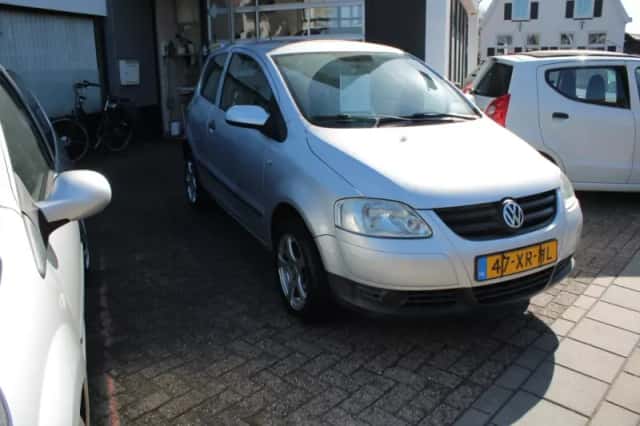 Volkswagen Fox (2007) thumbnail 2