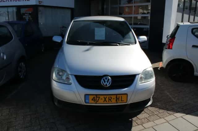 Volkswagen Fox (2007) thumbnail 3