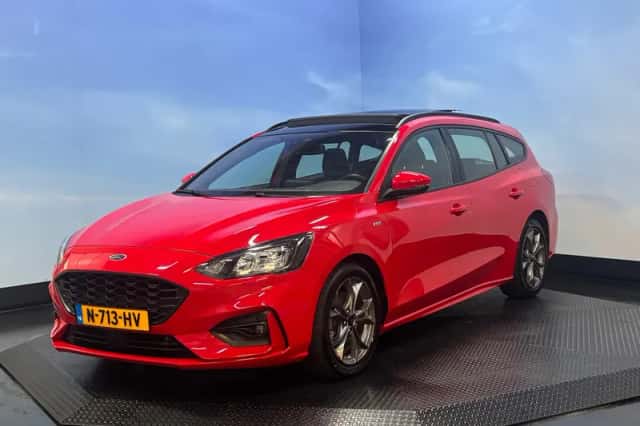 Ford Focus (2021) thumbnail 1