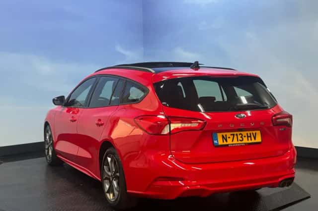 Ford Focus (2021) thumbnail 5