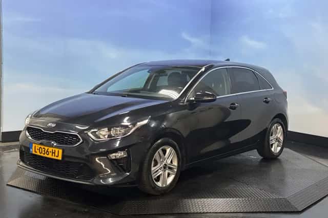 Kia Ceed (2021) thumbnail 1