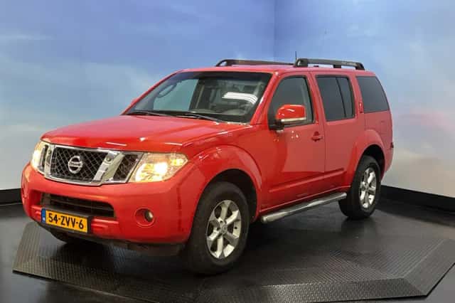 Nissan Pathfinder (2013) thumbnail 1