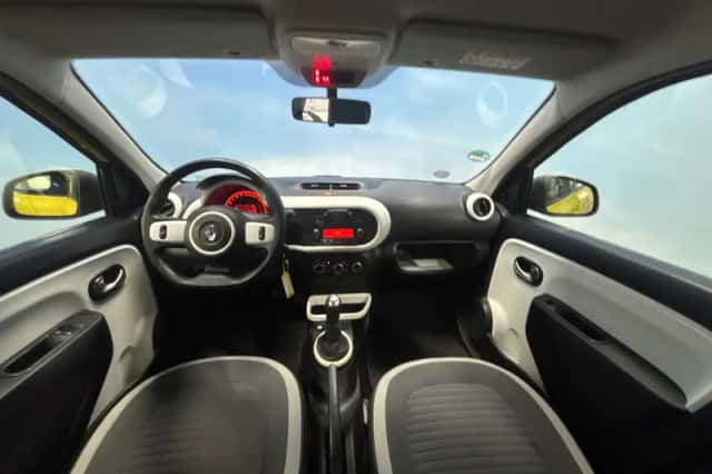 Renault Twingo (2015) thumbnail 3