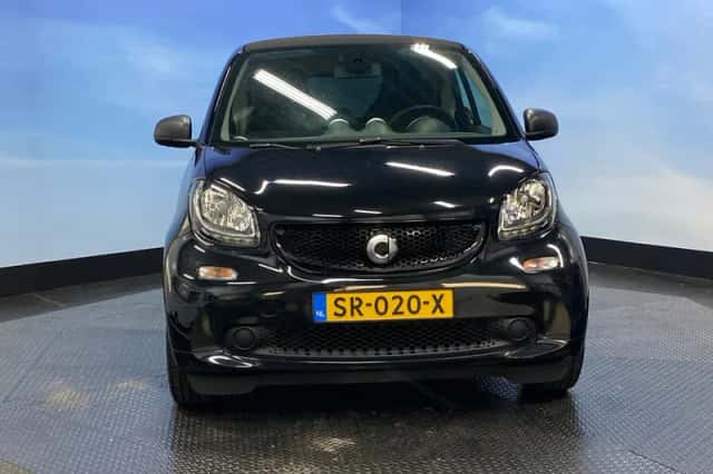 Smart ForTwo (2018) thumbnail 4