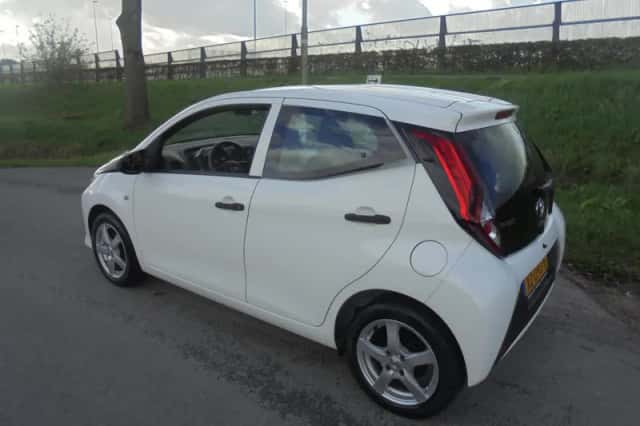 Toyota Aygo (2019) thumbnail 2