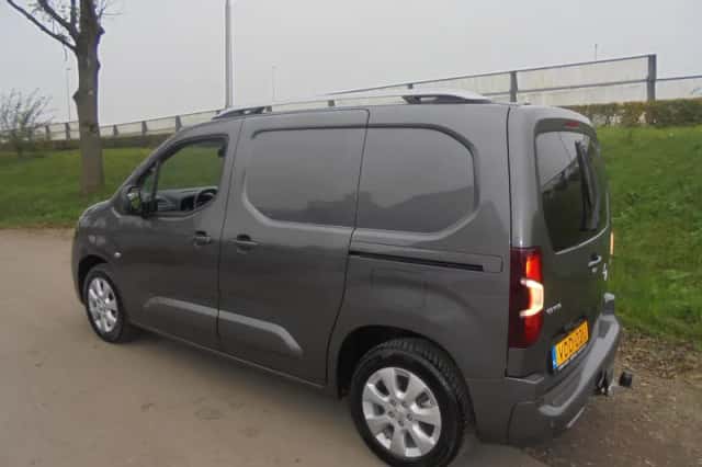 Opel Combo (2019) thumbnail 2