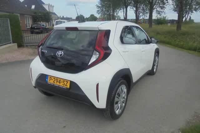 Toyota Aygo X (2022) thumbnail 3