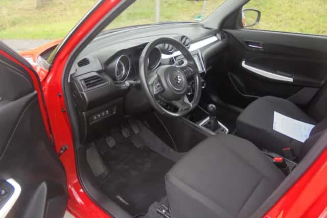 Suzuki Swift (2020) thumbnail 5