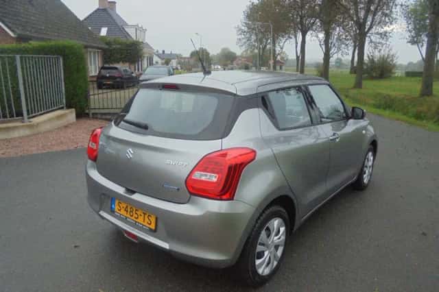 Suzuki Swift (2023) thumbnail 3