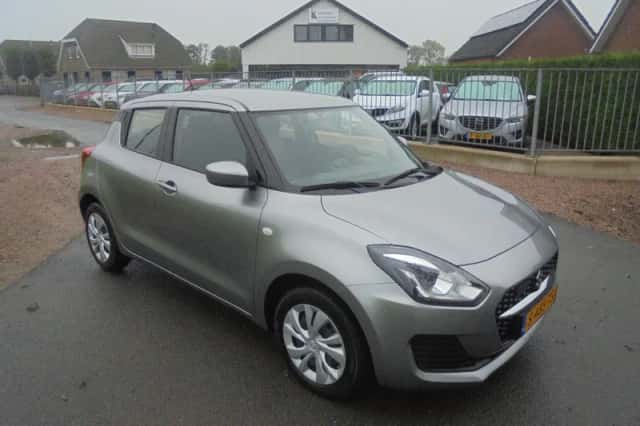 Suzuki Swift (2023) thumbnail 4