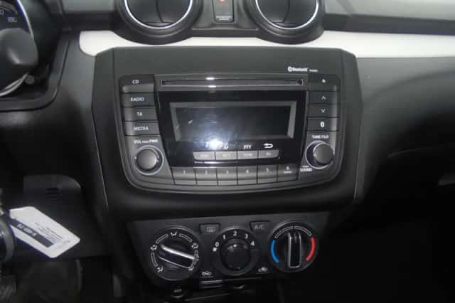 Suzuki Swift (2023) thumbnail 6