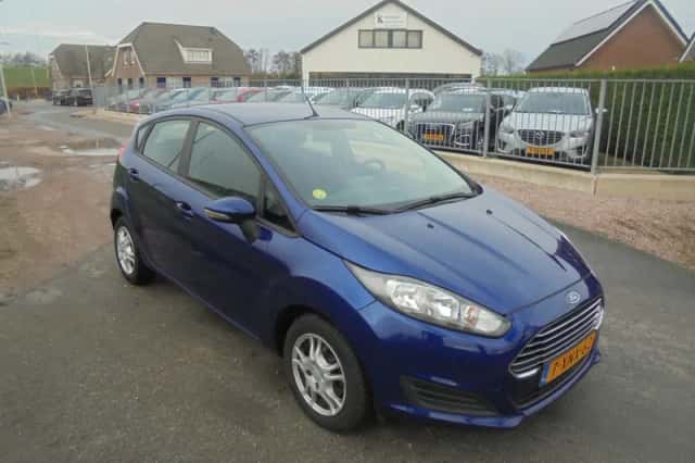 Ford Fiesta (2014) thumbnail 4