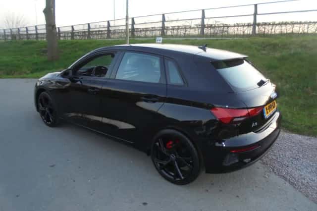 Audi A3 (2023) thumbnail 2