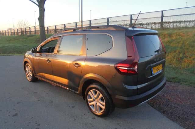 Dacia Jogger (2022) thumbnail 2