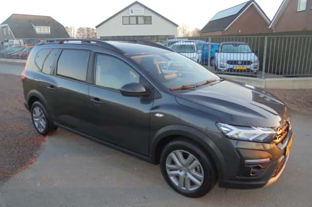 Dacia Jogger (2022) thumbnail 4