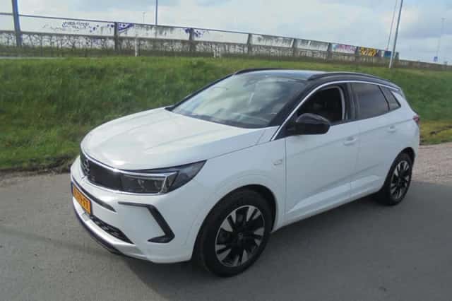 Opel Grandland (2023) thumbnail 1