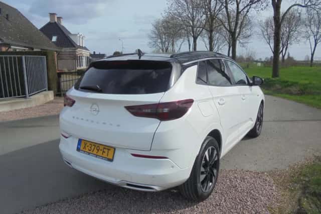Opel Grandland (2023) thumbnail 3