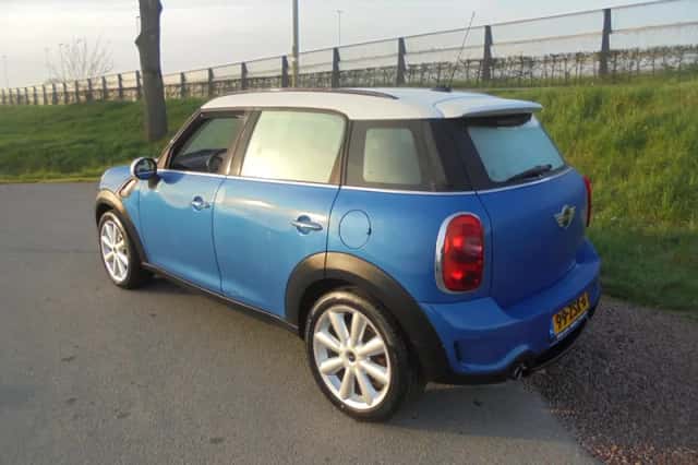 MINI Countryman (2013) thumbnail 2