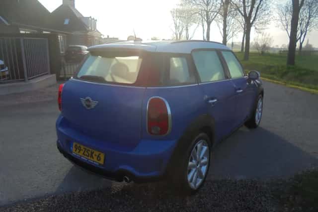 MINI Countryman (2013) thumbnail 3
