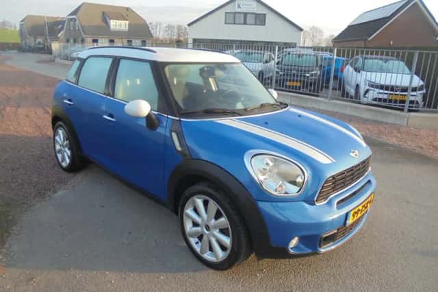 MINI Countryman (2013) thumbnail 4