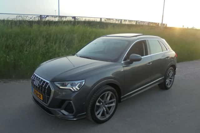 Audi Q3 (2019) thumbnail 1