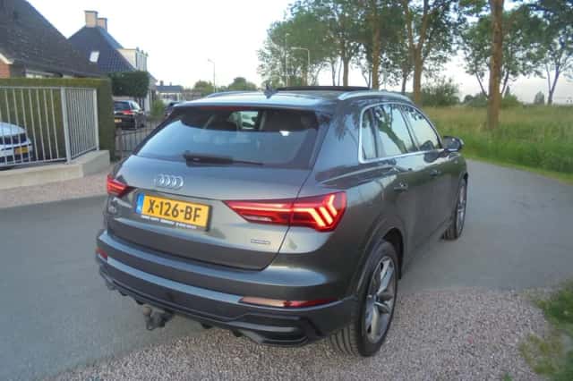 Audi Q3 (2019) thumbnail 3