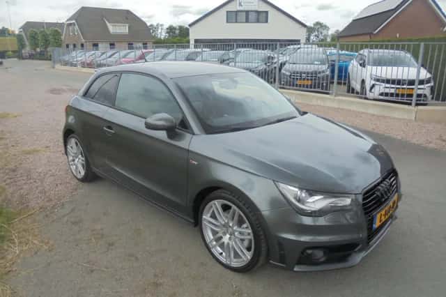 Audi A1 (2012) thumbnail 4