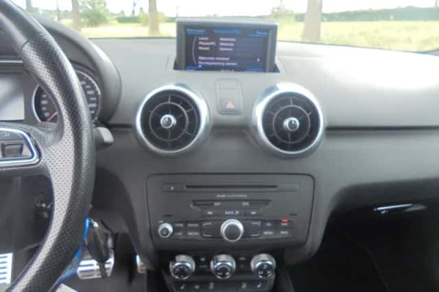 Audi A1 (2012) thumbnail 6