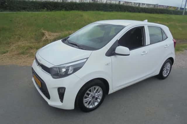 Kia Picanto (2023) thumbnail 1