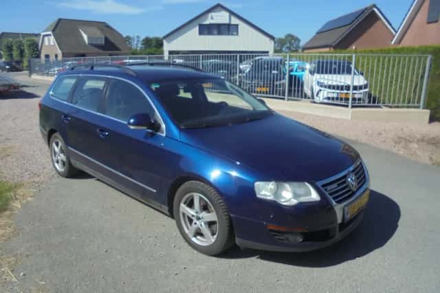 Volkswagen Passat (2008) thumbnail 4