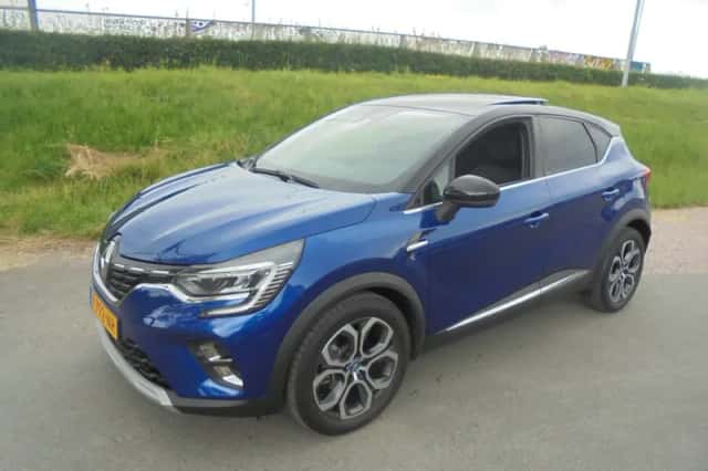 Renault Captur (2021) thumbnail 1