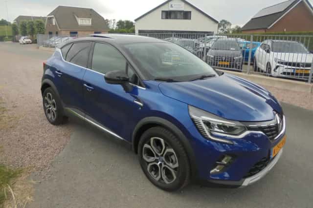 Renault Captur (2021) thumbnail 4
