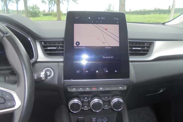 Renault Captur (2021) thumbnail 6