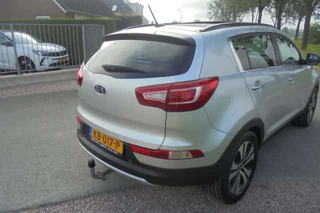Kia Sportage (2012) thumbnail 3