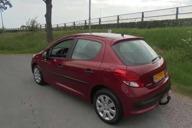 Peugeot 207 (2011) thumbnail 2