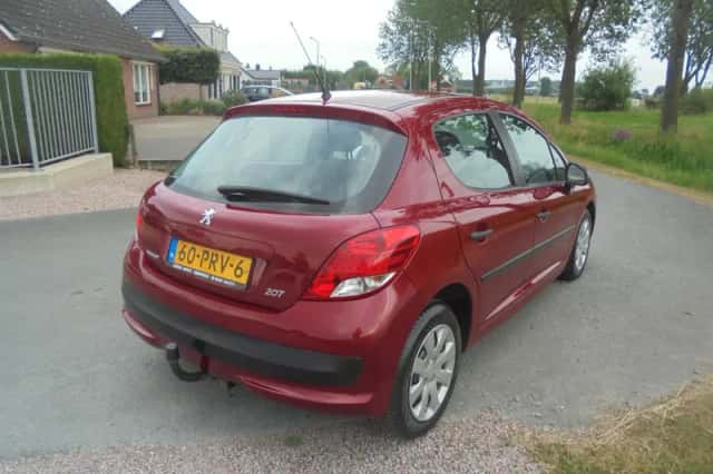 Peugeot 207 (2011) thumbnail 3