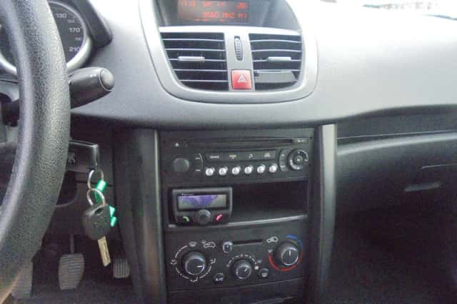 Peugeot 207 (2011) thumbnail 6