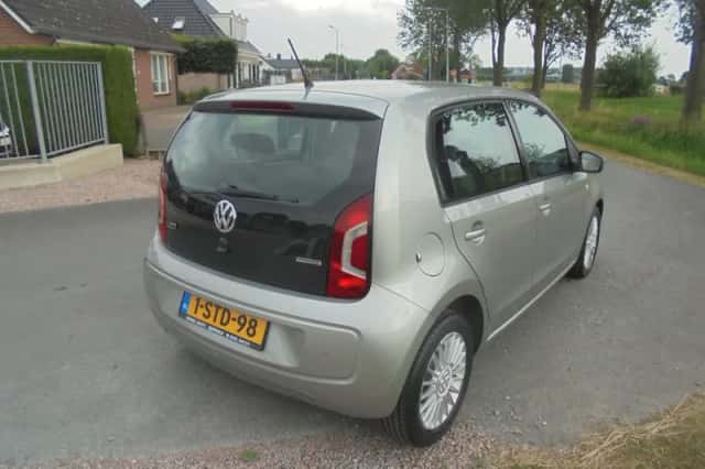 Volkswagen Up! (2013) thumbnail 3