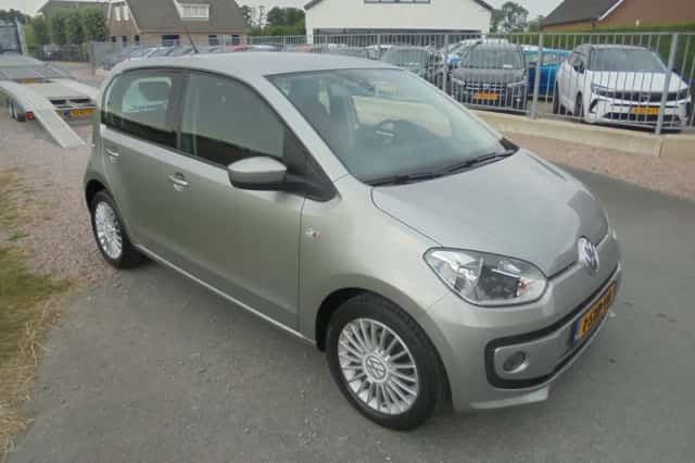 Volkswagen Up! (2013) thumbnail 4