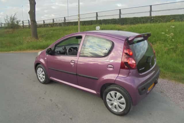 Peugeot 107 (2012) thumbnail 2