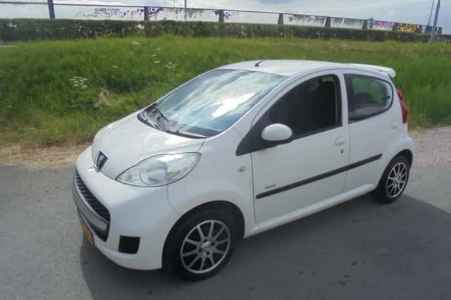 Peugeot 107 (2011) thumbnail 1